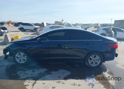 2013 Hyundai Sonata Gls z USA, uszkodzony, nr VIN 5NPEB4AC4DH668554